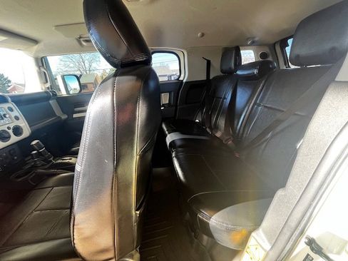 Used 2014 Toyota FJ Cruiser 4WD image 9