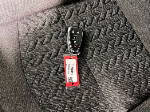 Used 2023 Chevrolet Equinox LT image 30