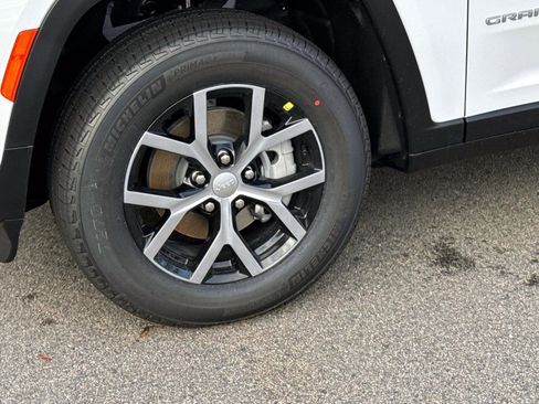 New 2025 Jeep Grand Cherokee Limited image 5