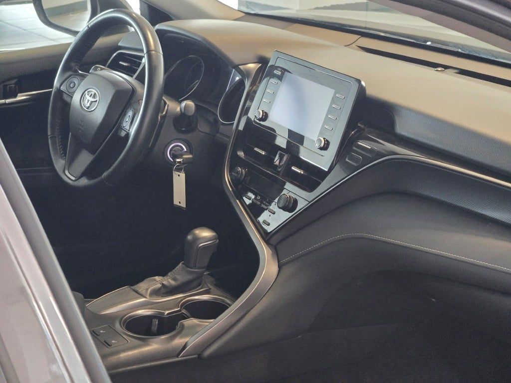 Used 2024 Toyota Camry SE FWD image 8