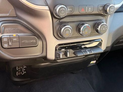 Used 2022 RAM 2500 Big Horn w/ Cold Weather Group AWD/4WD image 17