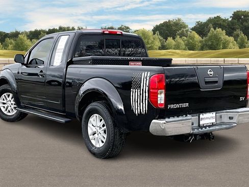 Used 2015 Nissan Frontier SV image 11