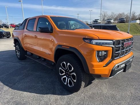 Used 2025 GMC Canyon AT4 w/ Nightfall Edition image 7