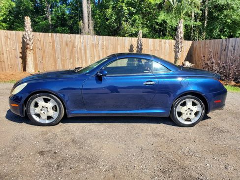 Used 2004 Lexus SC 430 Convertible RWD image 3
