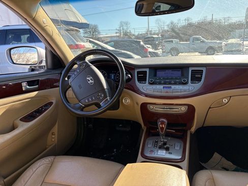 Used 2012 Hyundai Genesis 3.8 image 9