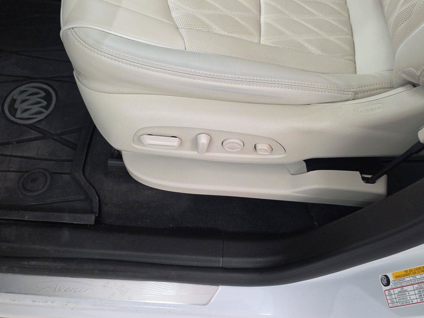 Used 2023 Buick Enclave Avenir w/ LPO, Floor Liner Package AWD/4WD image 11