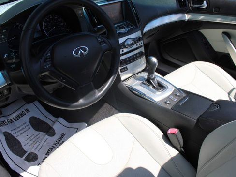 Used 2014 INFINITI Q60 Convertible w/ Premium Package RWD image 35