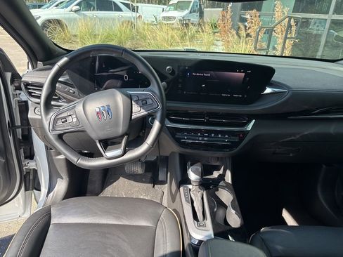 Used 2024 Buick Envista Avenir image 37