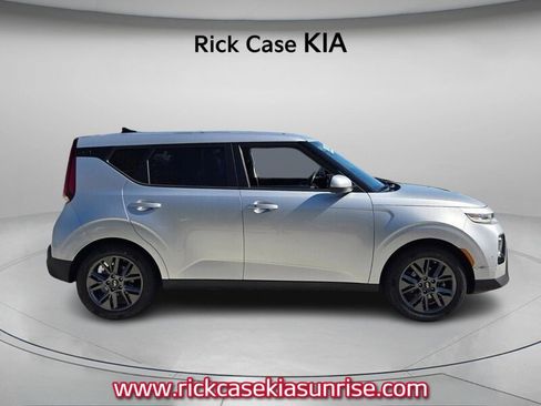 Used 2020 Kia Soul EX image 4