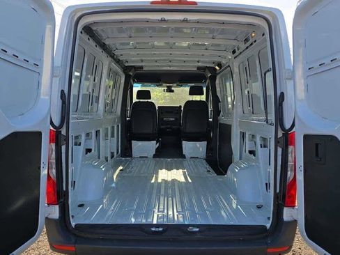 Used 2025 Mercedes-Benz Sprinter 2500 image 19