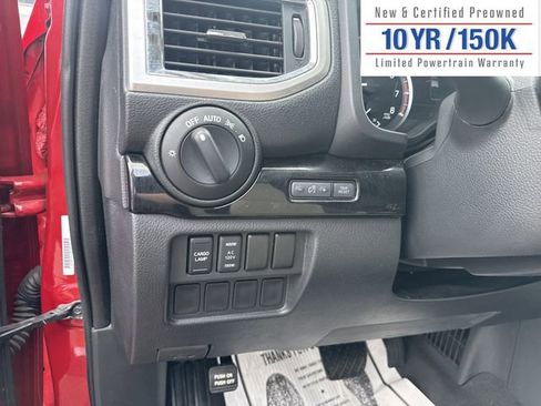 Used 2021 Nissan Titan SV w/ SV Convenience Package image 16