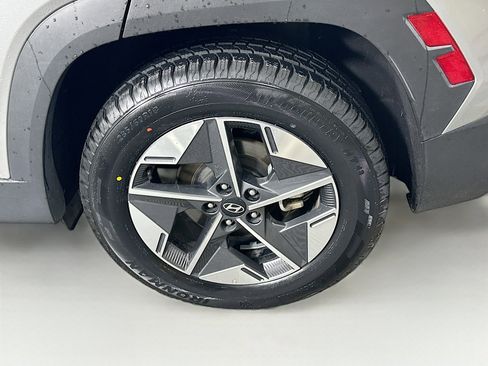 Used 2025 Hyundai Tucson SEL FWD image 11