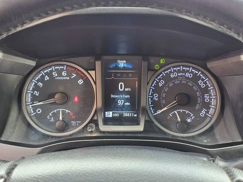 Used 2021 Toyota Tacoma TRD Sport w/ Technology Package image 27