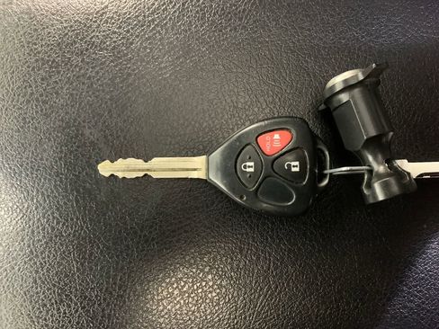 Used 2016 Toyota 4Runner SR5 image 16