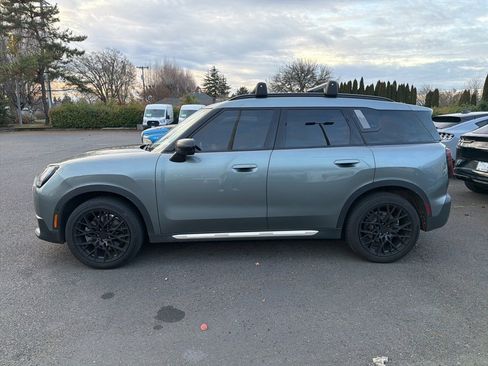 Used 2025 MINI Cooper Countryman S w/ Comfort Package Max image 2