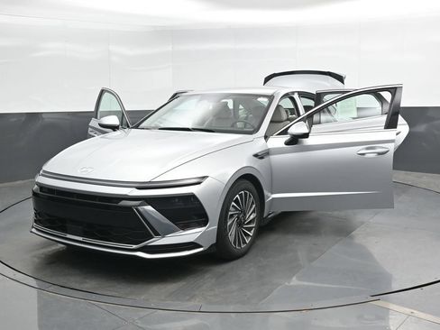 Used 2025 Hyundai Sonata SEL FWD image 48
