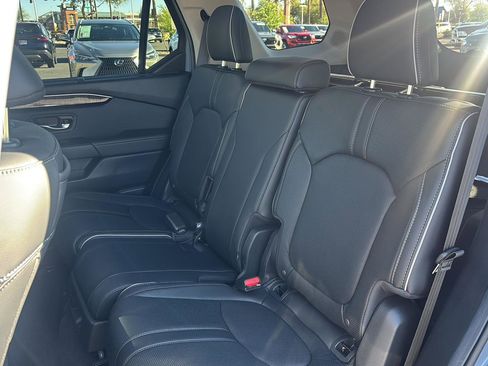 Used 2025 Honda Pilot Elite image 17