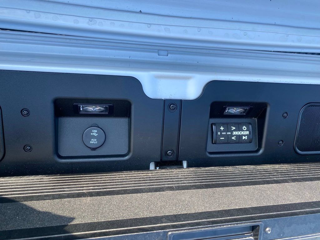Used 2024 GMC Sierra 1500 Denali Ultimate AWD/4WD image 6