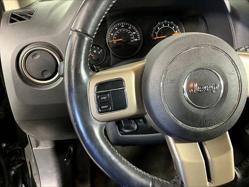 Used 2017 Jeep Patriot 75th Anniversary w/ Power Value Group FWD image 10