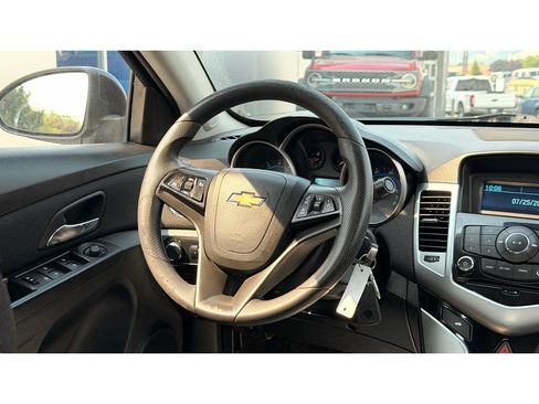 Used 2015 Chevrolet Cruze LT FWD image 15