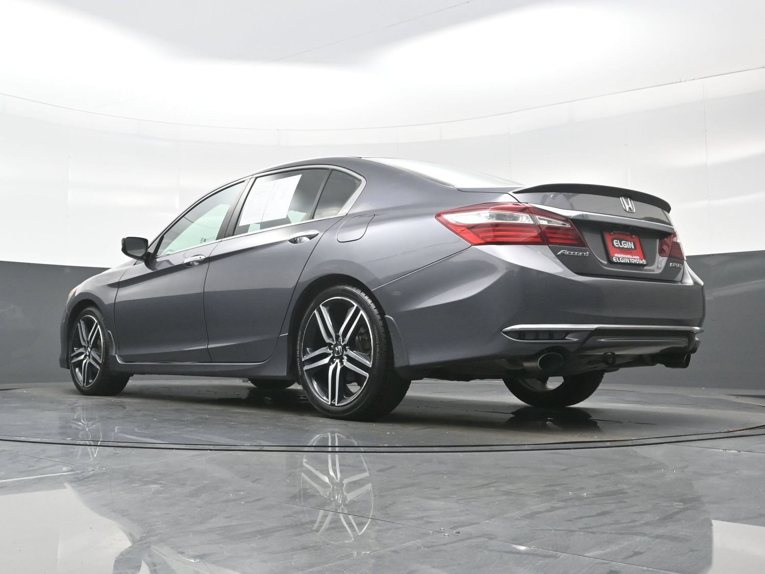Used 2017 Honda Accord Sport image 31