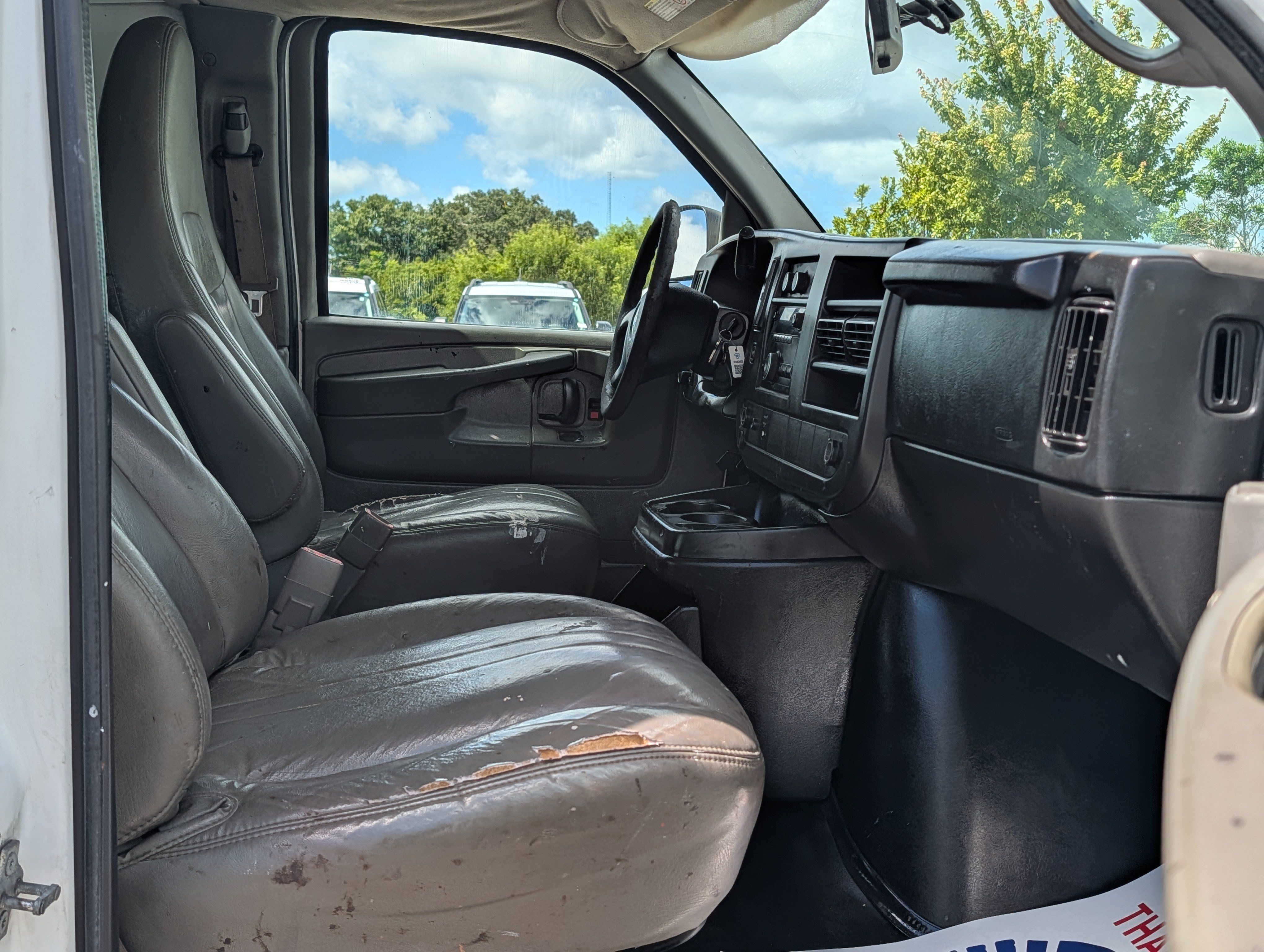 Used 2013 Chevrolet Express 3500 Extended RWD image 16