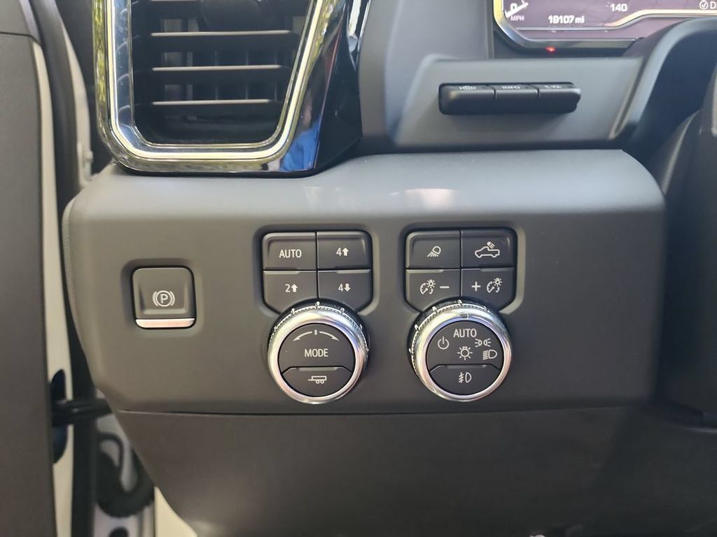 Certified 2024 GMC Sierra 1500 Denali AWD/4WD image 18