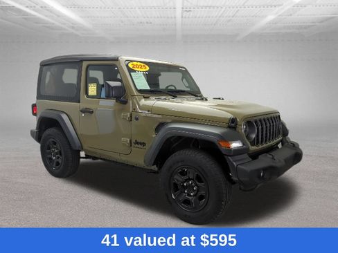 Used 2025 Jeep Wrangler Sport AWD/4WD image 4