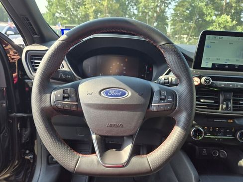 Used 2025 Ford Escape ST-Line FWD image 8