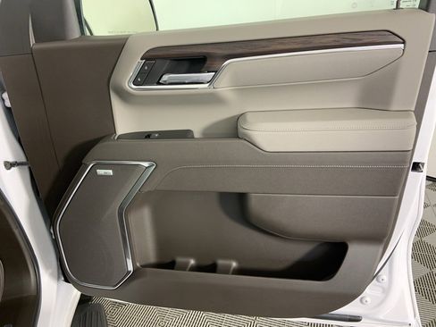 Used 2025 GMC Sierra 1500 SLT w/ SLT Premium Package image 25