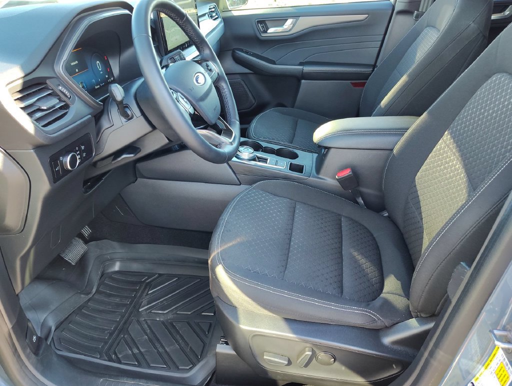 Used 2023 Ford Escape Active w/ Tech Pack #2 FWD image 8