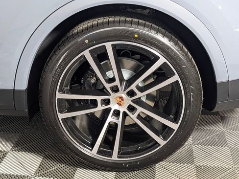 New 2026 Porsche Cayenne image 12