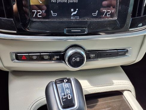 Used 2018 Volvo S90 T5 Momentum w/ Convenience Package image 21