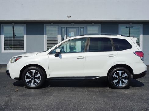 Used 2017 Subaru Forester 2.5i Premium AWD/4WD image 8