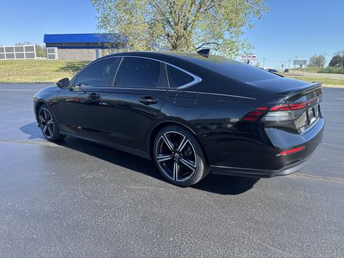 Used 2024 Honda Accord Sport image 3