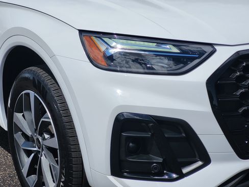Used 2024 Audi Q5 2.0T Premium w/ Summer of Audi Package AWD/4WD image 5