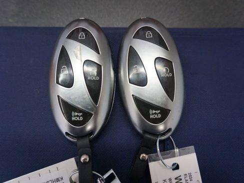 Used 2024 Hyundai Elantra SEL w/ Convenience Package image 18