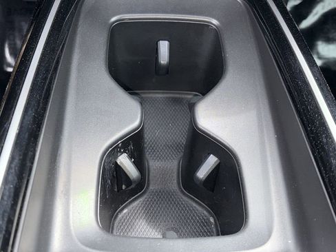 Used 2023 Volkswagen ID.4 Pro image 5