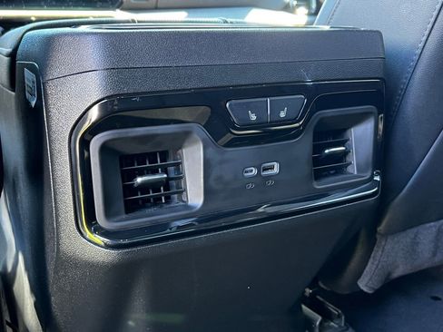 Used 2025 GMC Sierra 2500 AT4 image 15