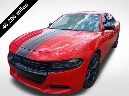 Used 2022 Dodge Charger SXT w/ Blacktop Package image 2