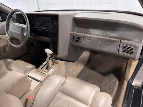 Used 1993 Cadillac Allante image 16