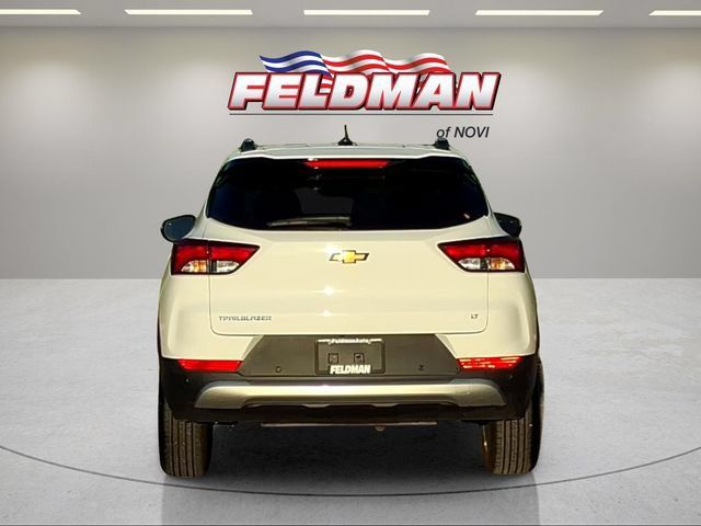 Used 2026 Chevrolet TrailBlazer LT w/ Convenience Package FWD image 4