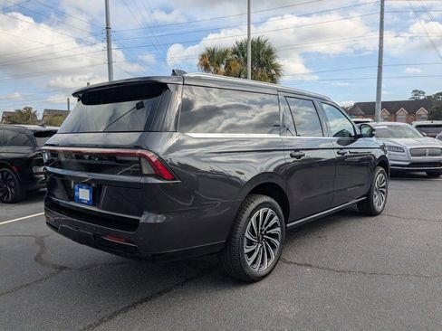 New 2025 Lincoln Navigator L Black Label image 4