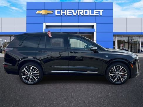 Used 2025 Cadillac XT6 Sport w/ Platinum Package AWD/4WD image 5
