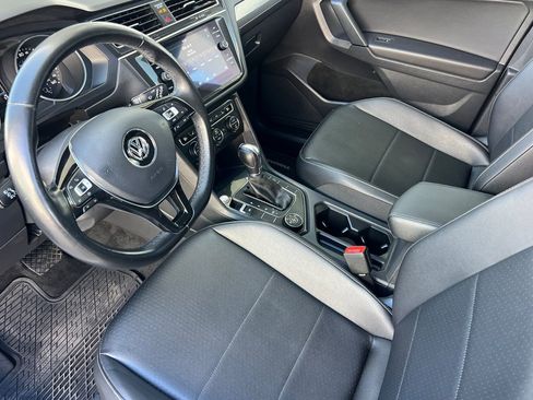 Used 2019 Volkswagen Tiguan SE w/ Panoramic Sunroof Package AWD/4WD image 10