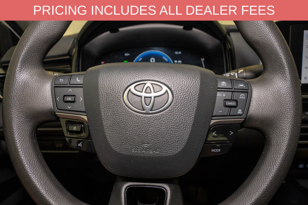 Used 2025 Toyota Camry LE FWD image 17