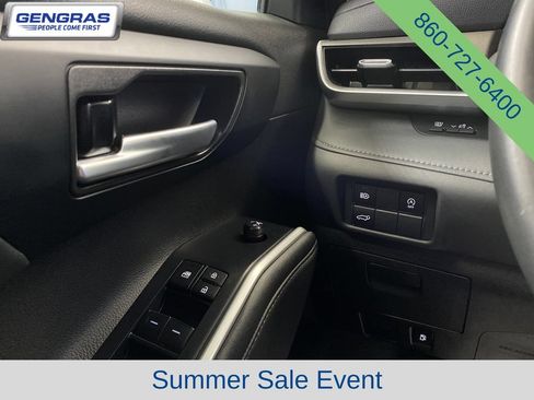 Used 2023 Toyota Highlander XLE AWD/4WD image 24