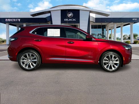 Used 2022 Buick Envision Avenir w/ Technology Package II image 2