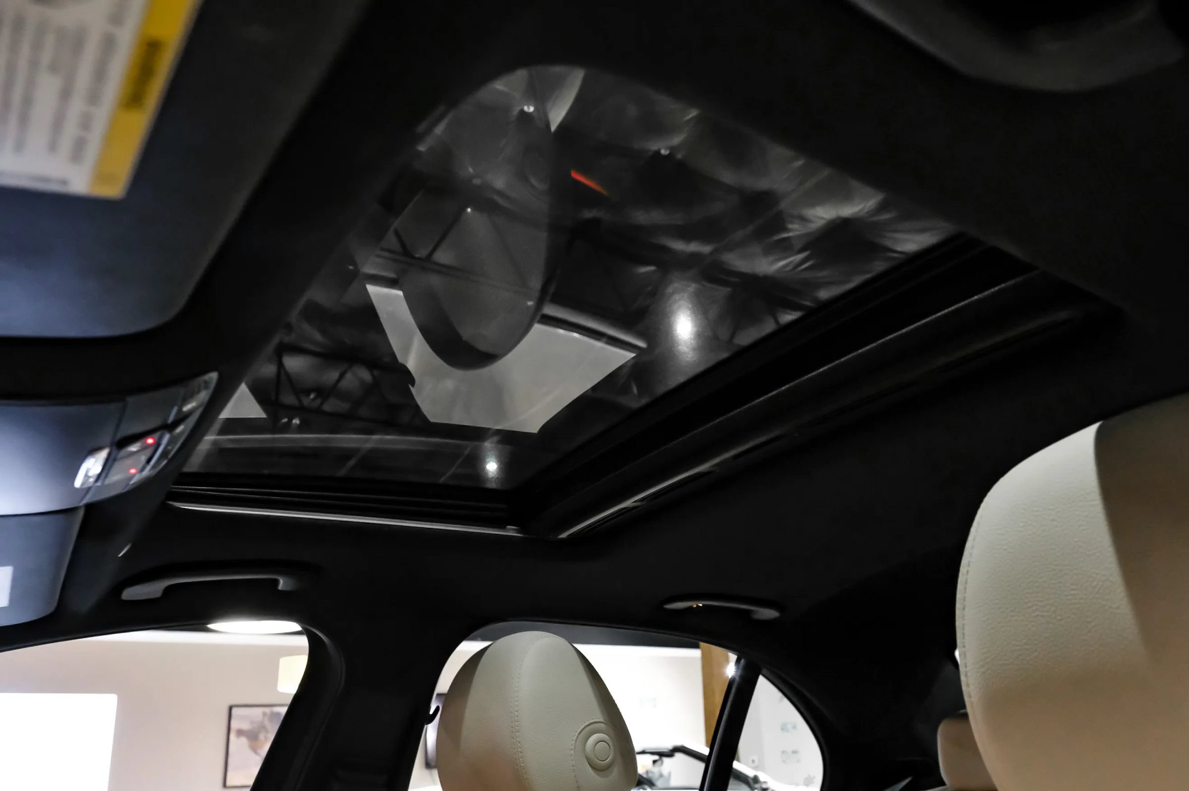Used 2018 Mercedes-Benz E 300 image 5