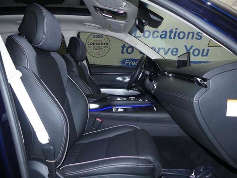 Used 2024 Genesis Electrified GV70 Advanced image 8